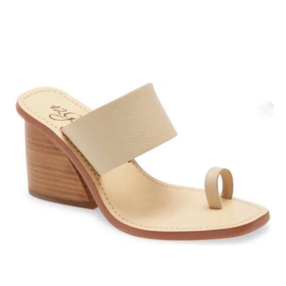 42 Gold Eedie Leather Toe Loop Stacked Heel Sandals in Beige
